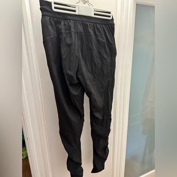 Lululemon Beyond the Studio Joggers Size  6 - Picture 6 of 10